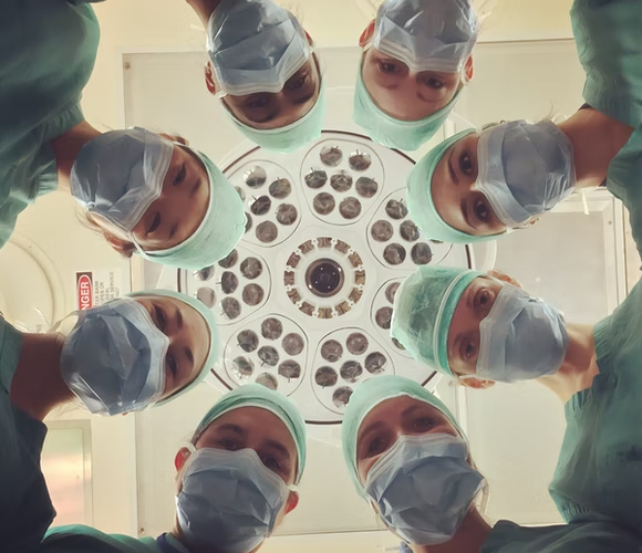 Clinical rotations guide- surgeon in circle around camera